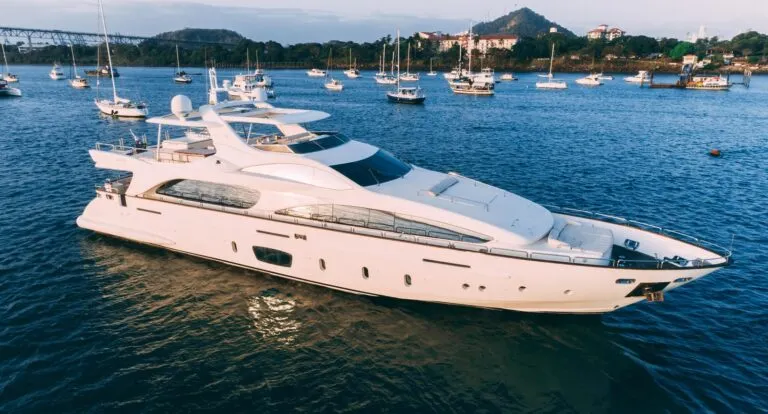 Yate Azimut Grande 105